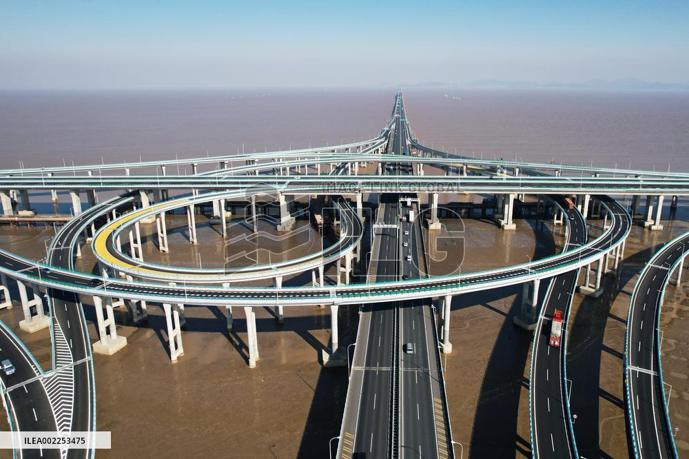 Asia's Largest Maritime Transport Hub in Ningbo