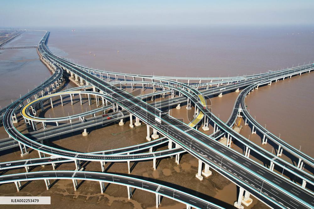 Asia's Largest Maritime Transport Hub in Ningbo