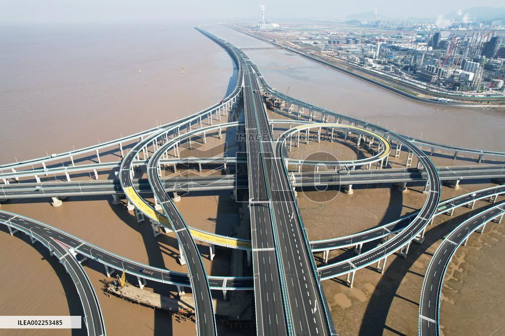 Asia's Largest Maritime Transport Hub in Ningbo