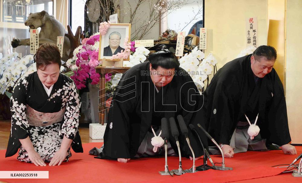 Sumo: Kotonowaka earns promotion to ozeki