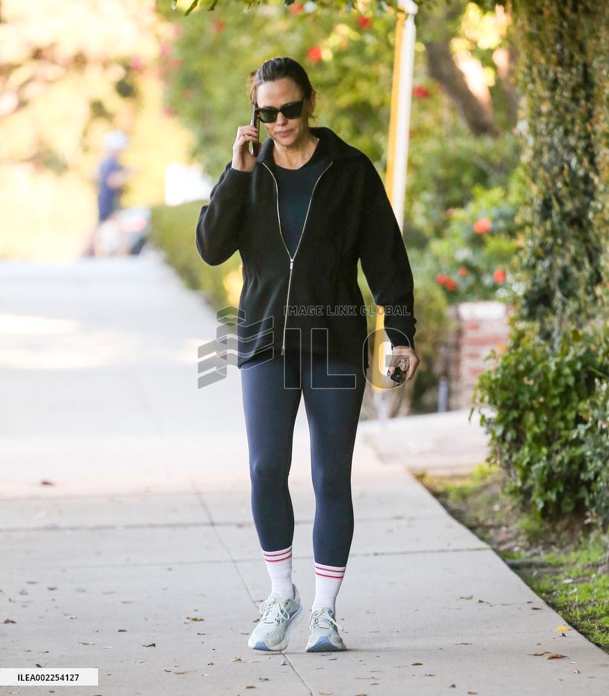 Jennifer Garner Out - LA