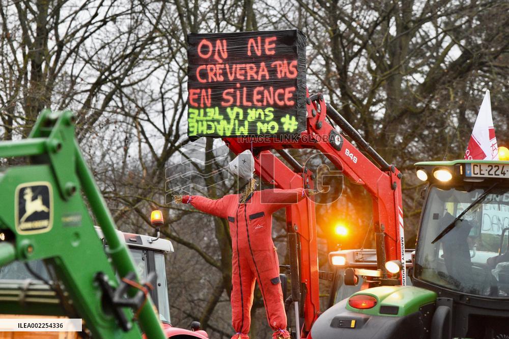 Farmers Block A35 Motorway - Strasbourg