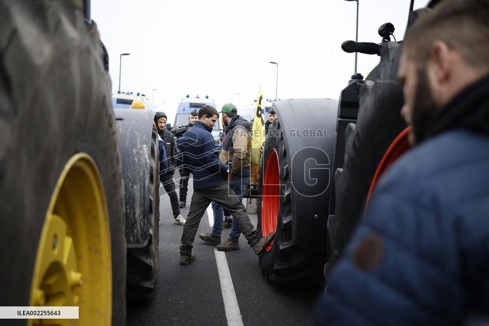 Coordination Rurale Union's Convoy Heads To Paris