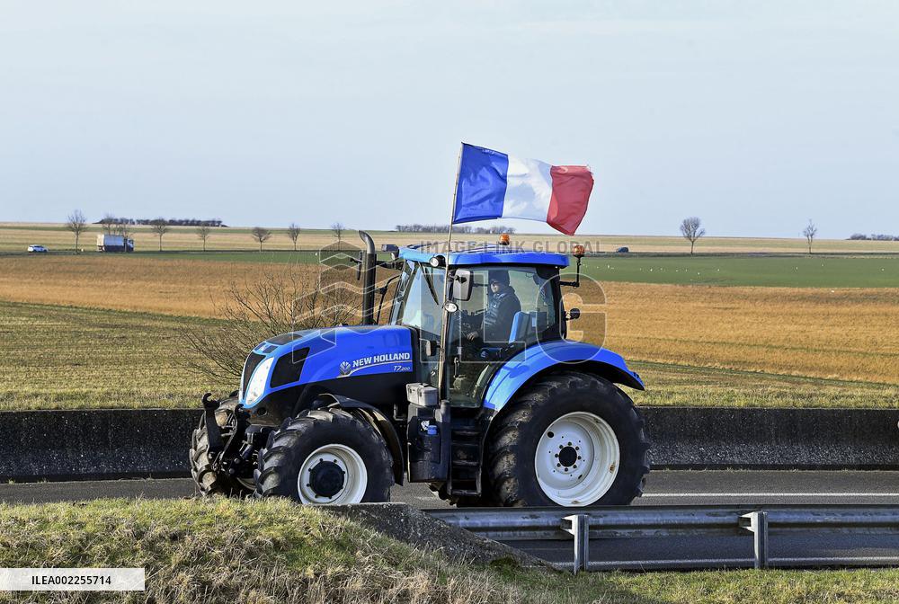Farmers Block A16 Motorway - Pas-de-Calais