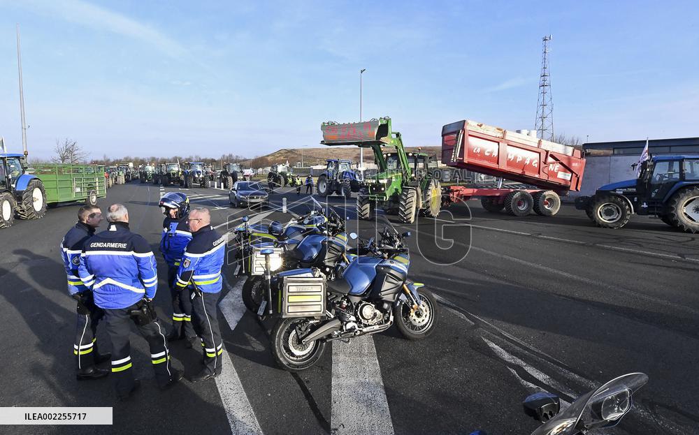 Farmers Block A16 Motorway - Pas-de-Calais