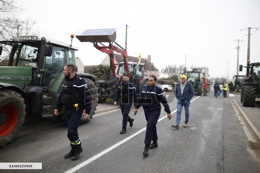 Coordination Rurale Union's Convoy Heads To Paris