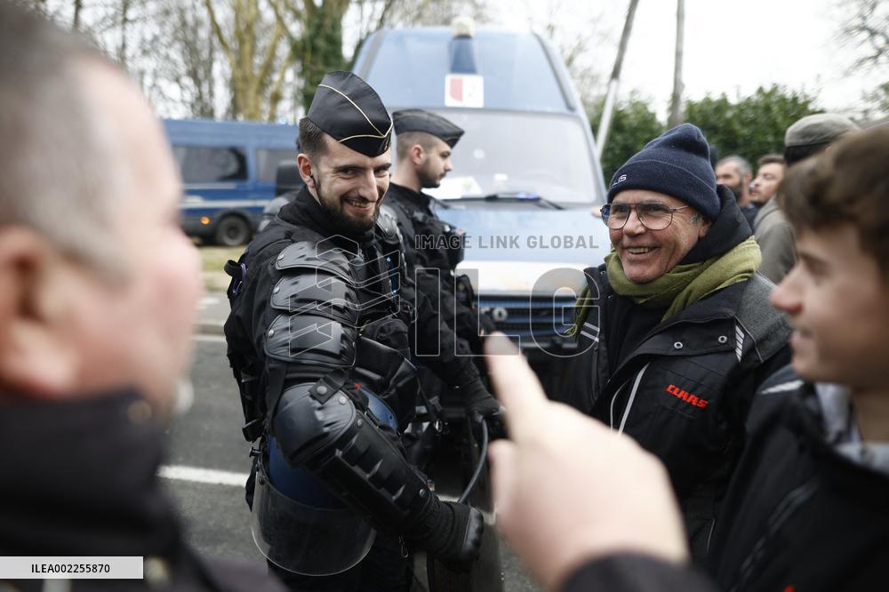 Coordination Rurale Union's Convoy Heads To Paris