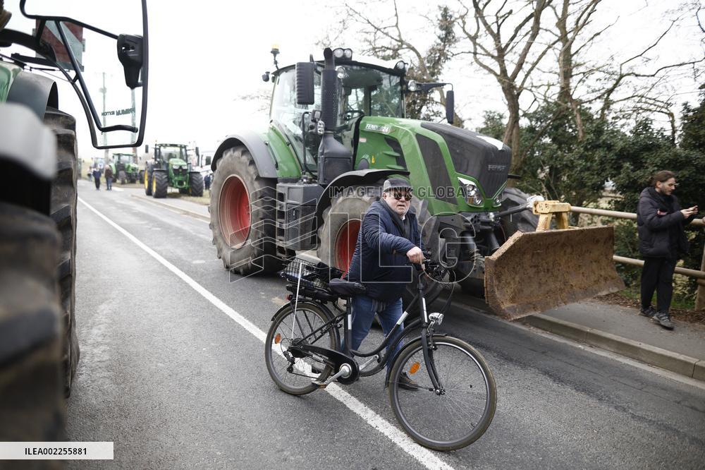 Coordination Rurale Union's Convoy Heads To Paris