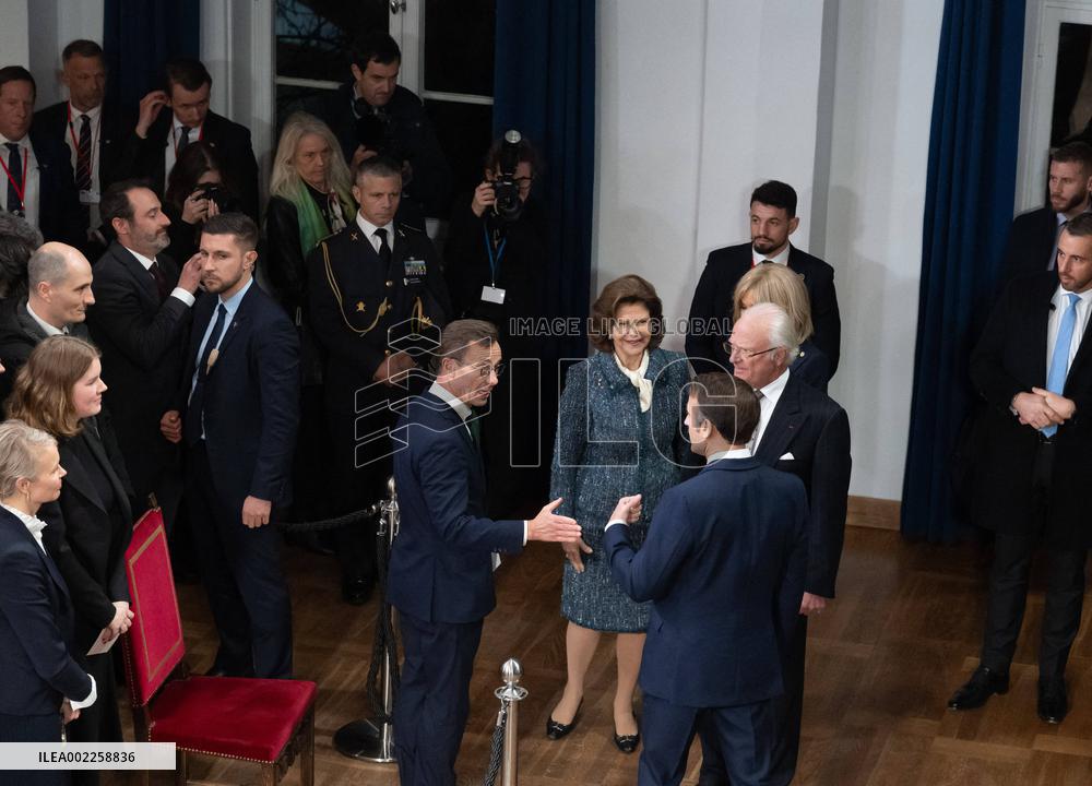 French Presidential Couple Hosts A Reception For Royals - Sweden