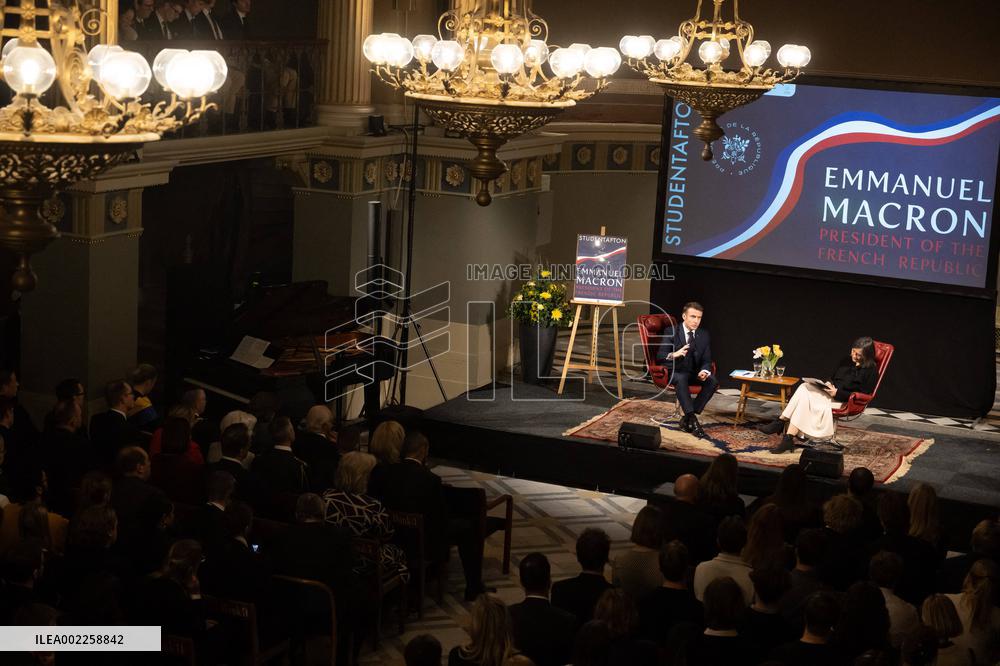 French Presidential Couple Hosts A Reception For Royals - Sweden