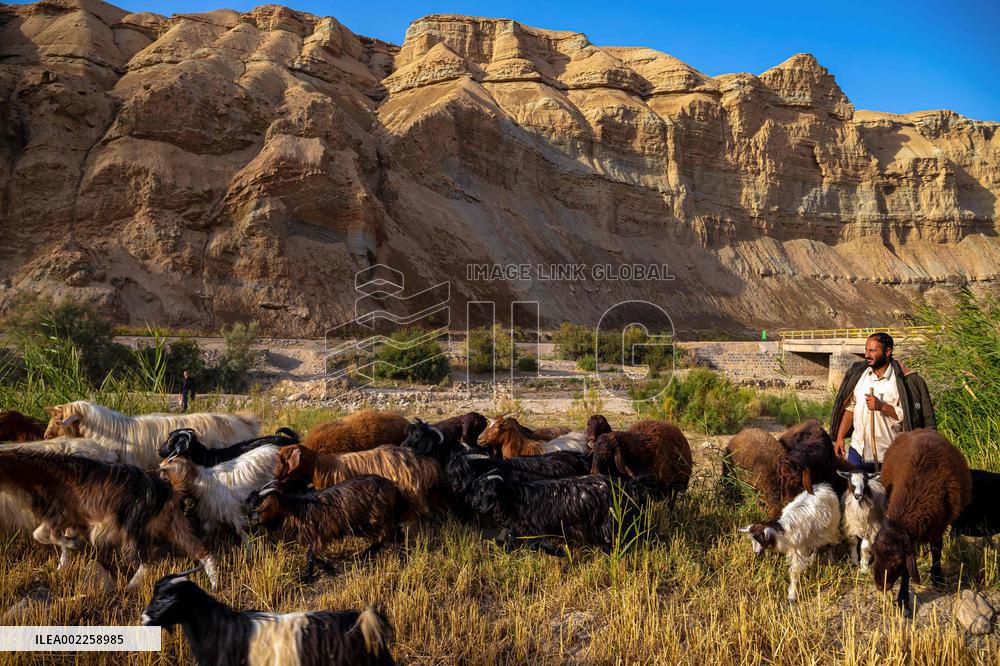 Lake Urmia Going Dry After 12,000 Years - Iran