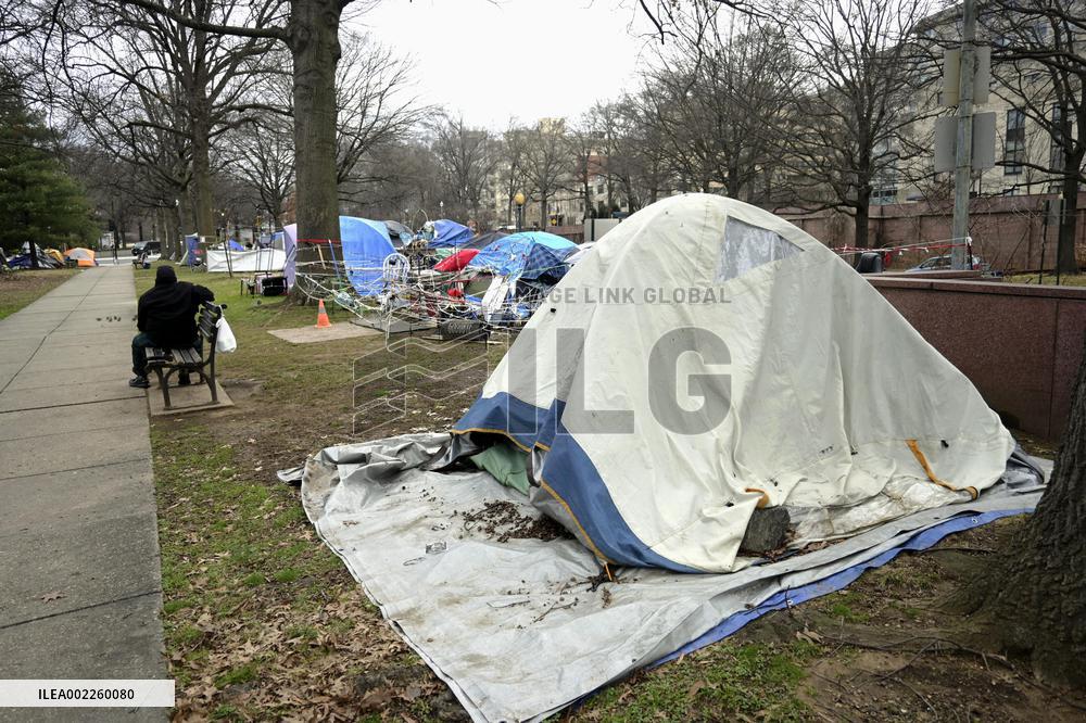Tents for homeless in Washington