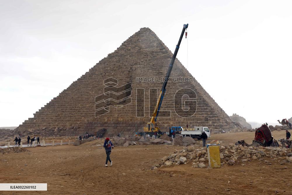 EGYPT-GIZA-MENKAURE PYRAMID-CLADDING PROJECT-DEBATE