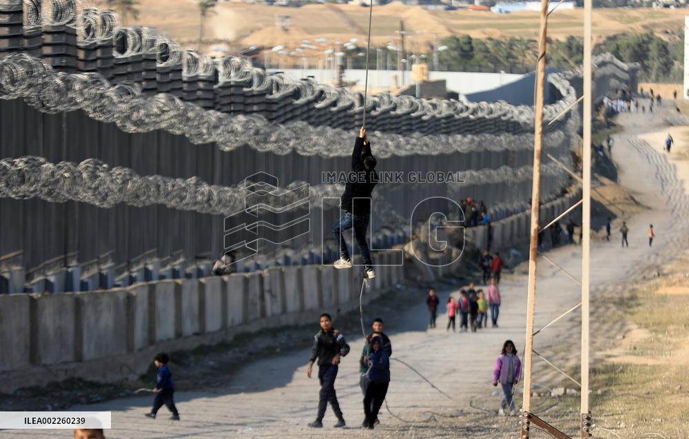 MIDEAST-GAZA-RAFAH-DAILY LIFE-CHILDREN