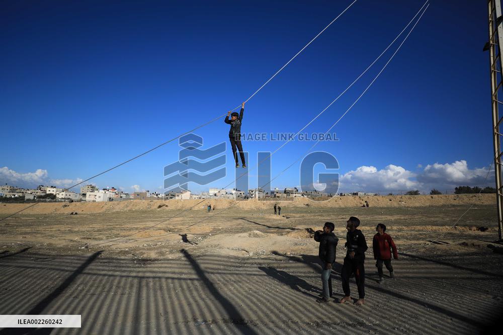 MIDEAST-GAZA-RAFAH-DAILY LIFE-CHILDREN