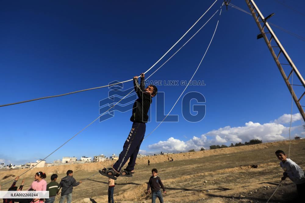 MIDEAST-GAZA-RAFAH-DAILY LIFE-CHILDREN