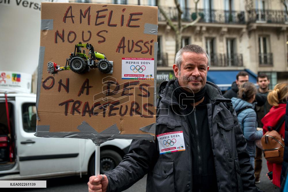 Demonstration Of The Teachers - Paris