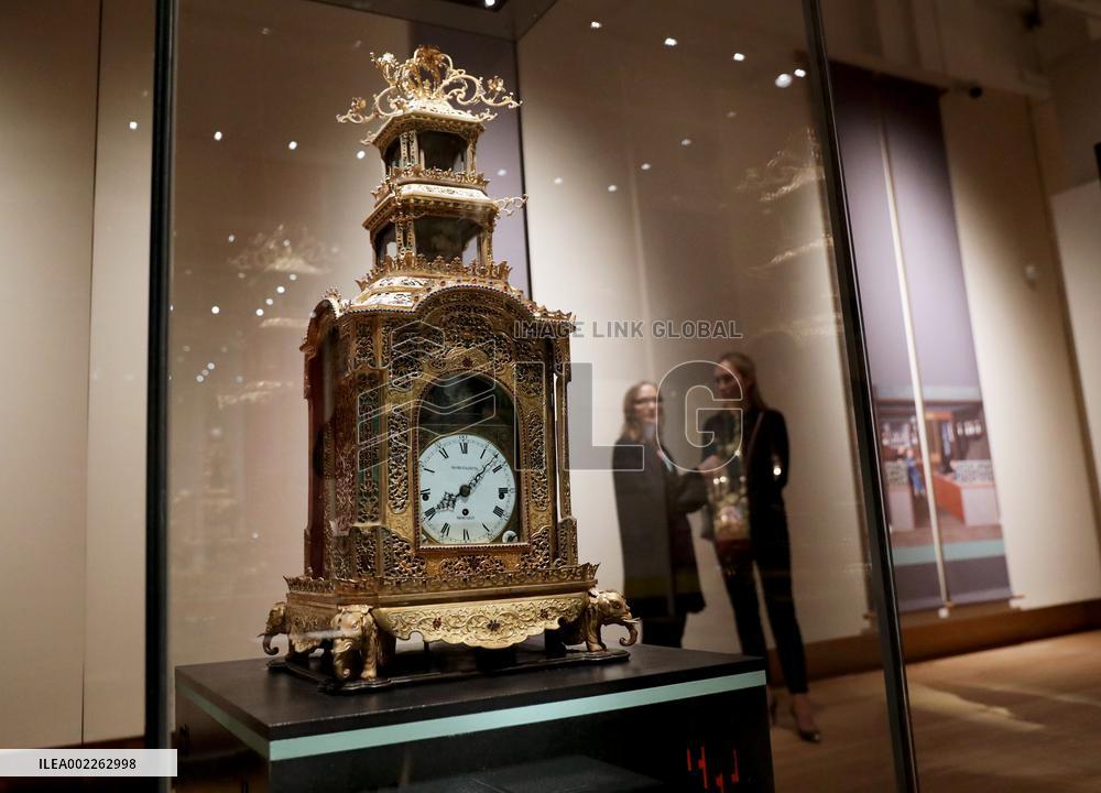 BRITAIN-LONDON-CHINA-CLOCKS-EXHIBITION