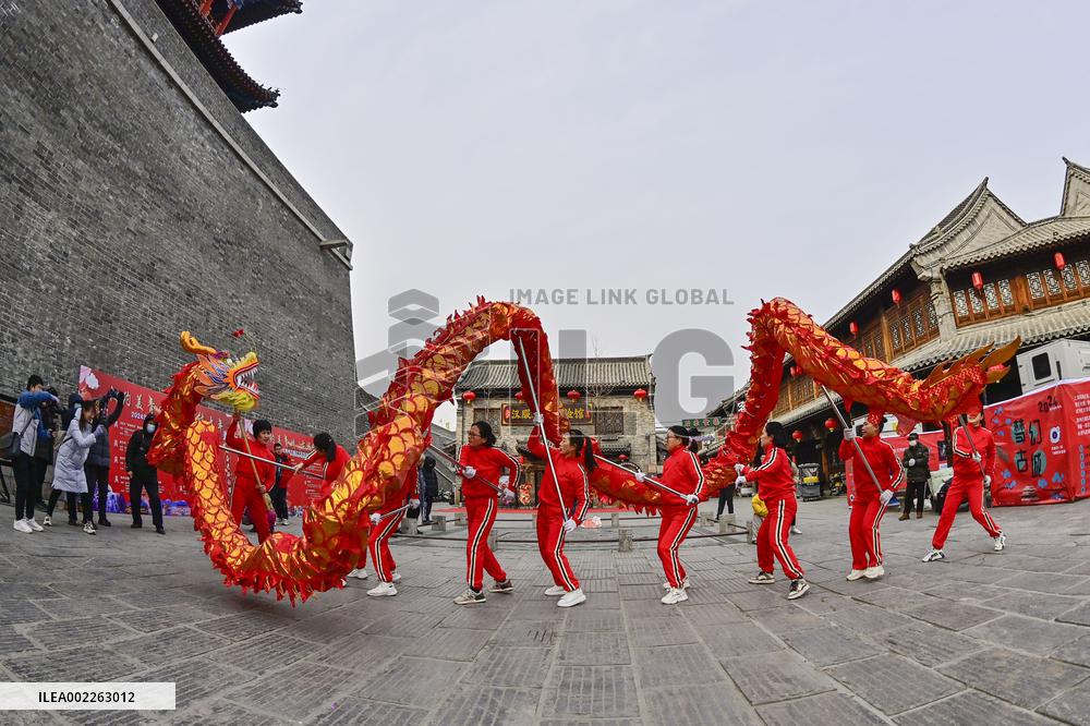 Folk Performance in Qingzhou