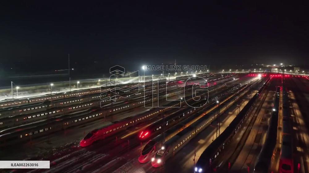 400-year-old bridge bustling ahead of Spring Festival in China's Guizhou