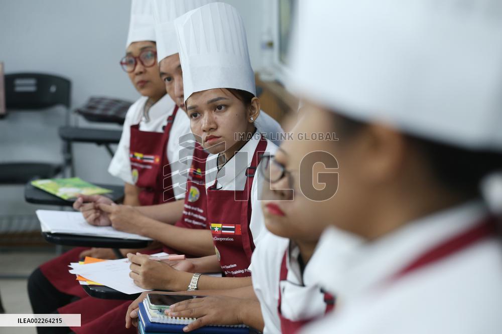 MYANMAR-YANGON-BAKERY & PASTRY COURSE