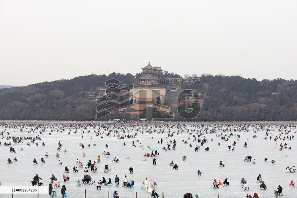 (SP)CHINA-BEIJING-SUMMER PALACE-WINTER FUN (CN)