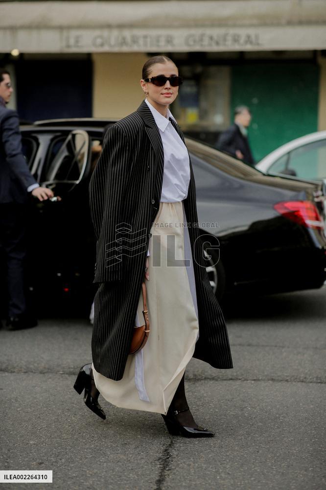 PFW - Street Style At Viktor and Rolf