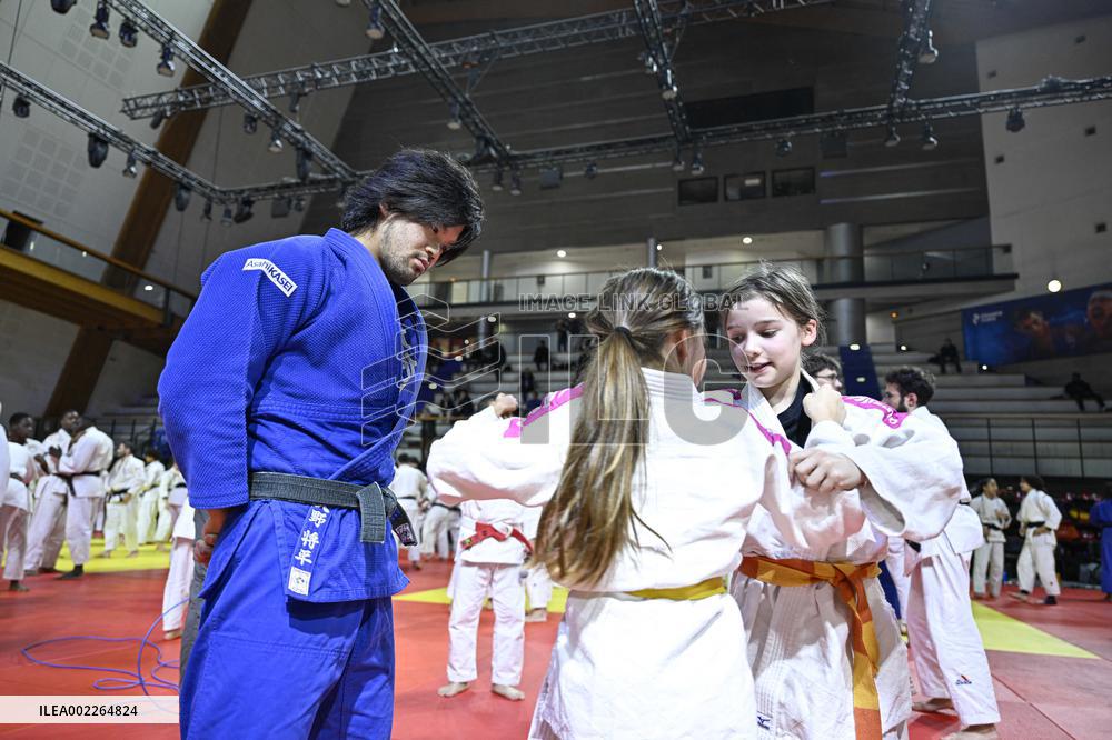 Shohei Ono At The Institut Du Judo - Paris