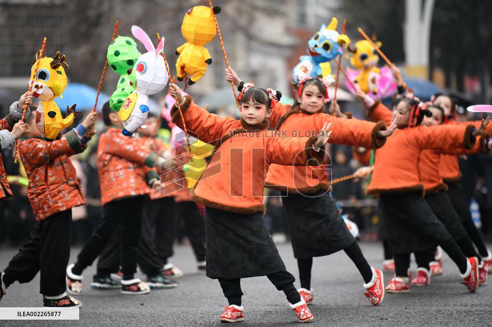 XINHUA PHOTOS OF THE DAY