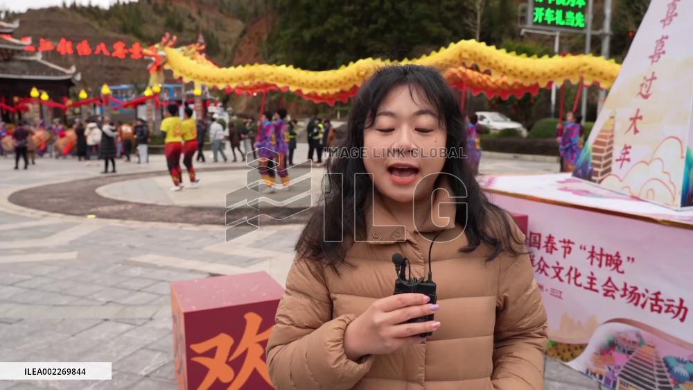 Village gala for Chinese New Year held in Guangxi