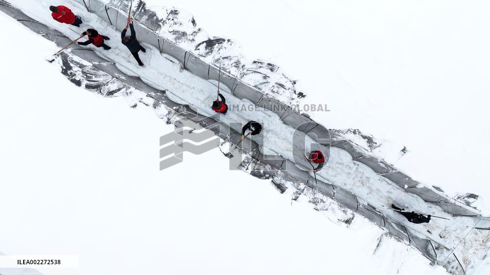 #CHINA-SNOWFALL-TRANSPORTATION-RESPONSE (CN)