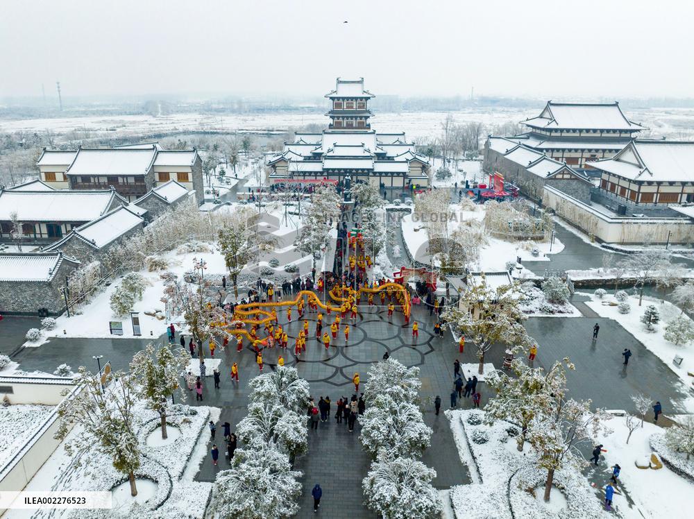 Dragon Lantern Performance in Hefei