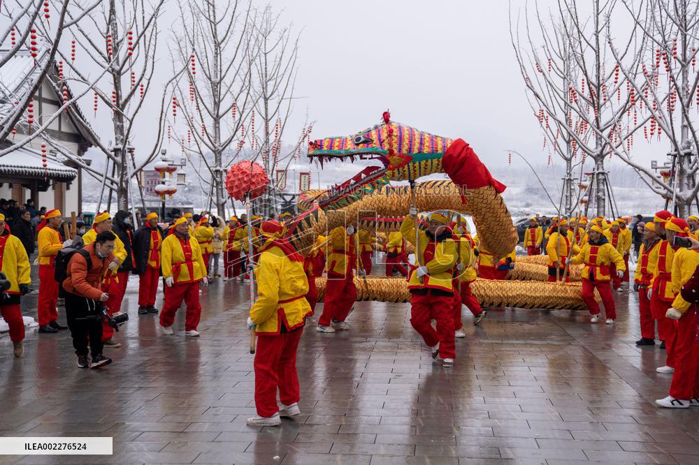 Dragon Lantern Performance in Hefei