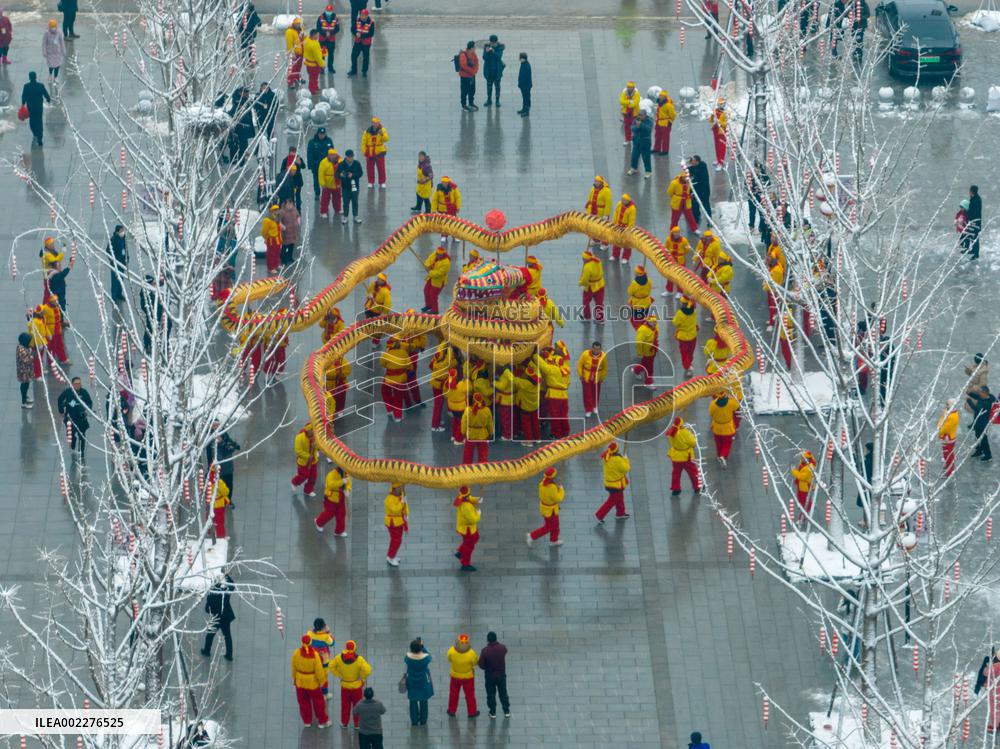 Dragon Lantern Performance in Hefei