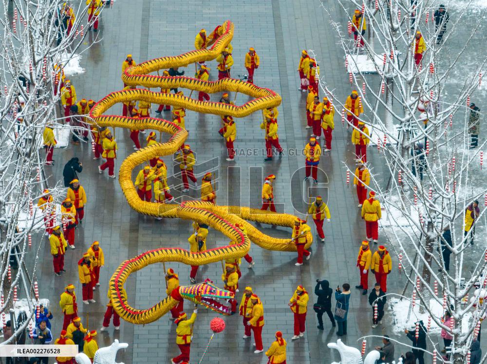 Dragon Lantern Performance in Hefei