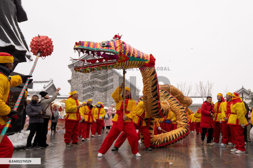 Dragon Lantern Performance in Hefei