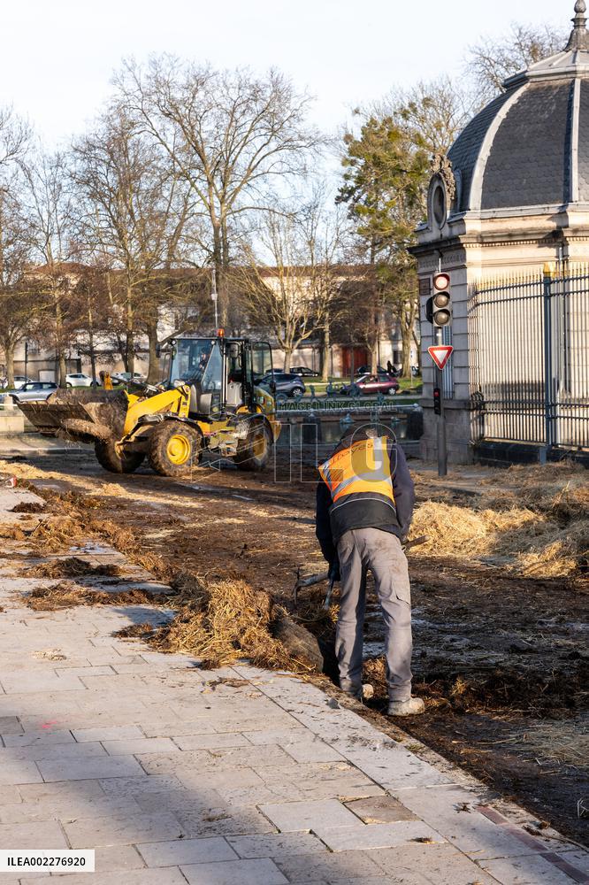 Cleaning Up After Farmers' Protests - Troyes