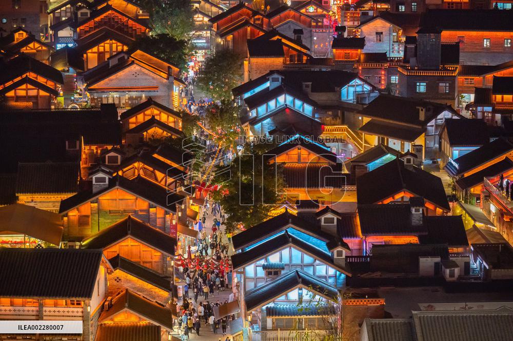 Tourists Visit The Traditional Style Shibati Area in Chongqing