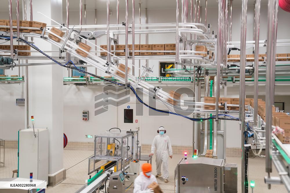 Xinhua Headlines: New productive forces reshape China's economic landscape