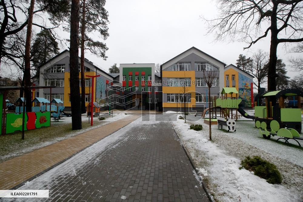 Participants of conference on restoration of residential buildings visit Irpin