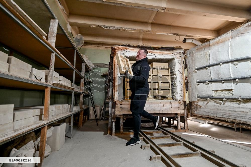 Tile production using 89-year-old technology launched in Zaporizhzhia