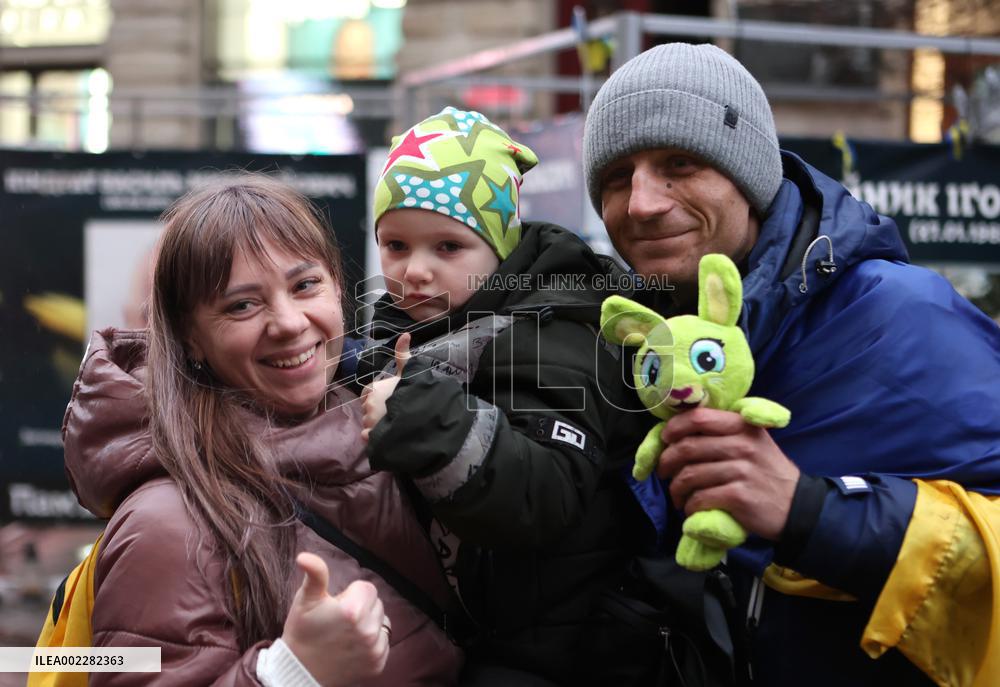 Volunteer blogger Petro Skrypka runs marathon to support army