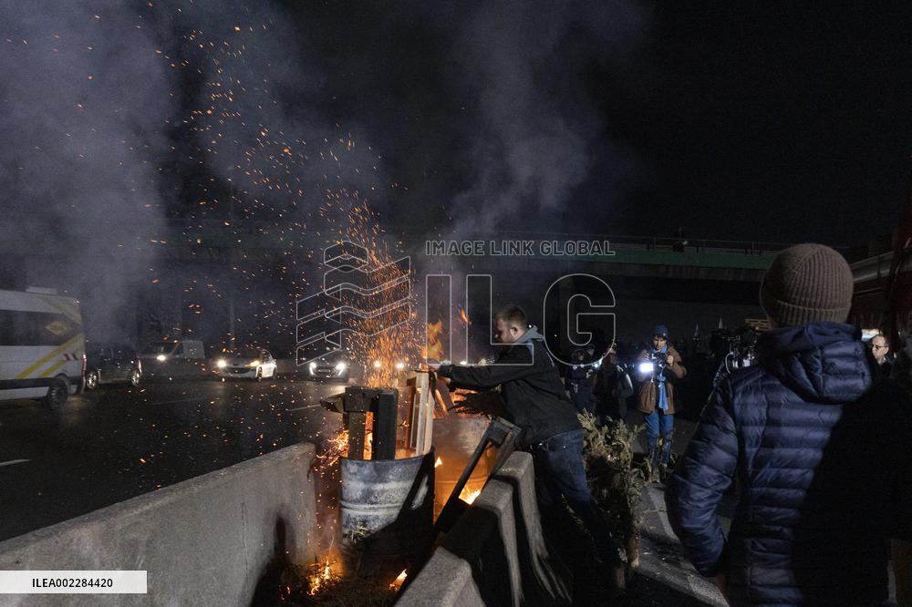 French Farmers Siege of Paris
