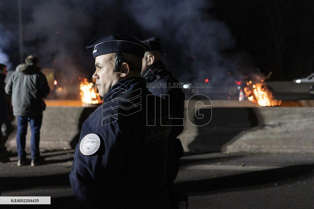 French Farmers Siege of Paris