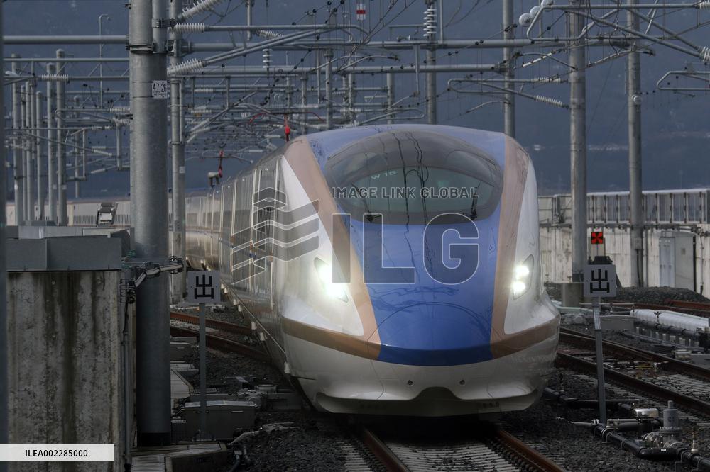 Hokuriku Shinkansen pre-opening test ride