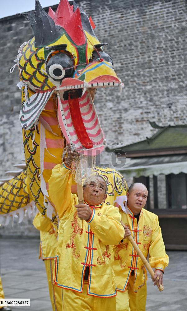 (MASTER OF CRAFTS)CHINA-SICHUAN-LUZHOU-YUTAN DRAGON DANCE-INHERITOR (CN)