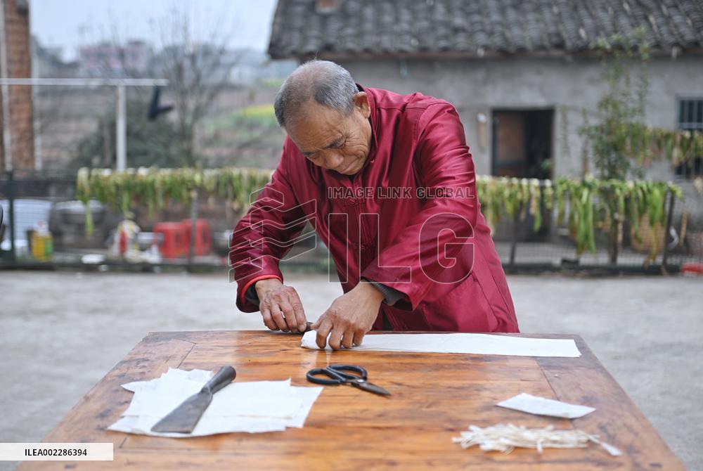 (MASTER OF CRAFTS)CHINA-SICHUAN-LUZHOU-YUTAN DRAGON DANCE-INHERITOR (CN)