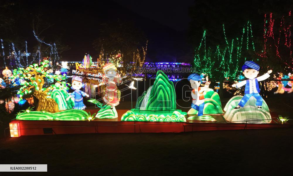 Tourists visit the 2024 Lunar Year Lantern Fair in Nanning