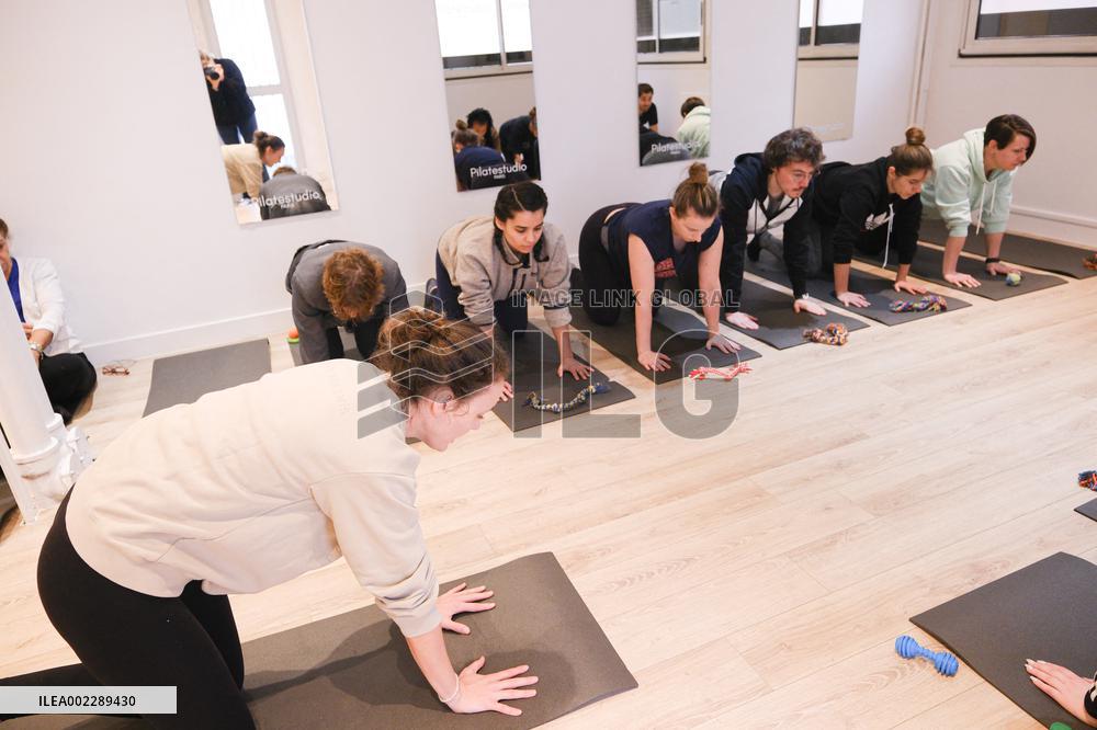 Puppy Yoga Paris classes - Boulogne Billancourt