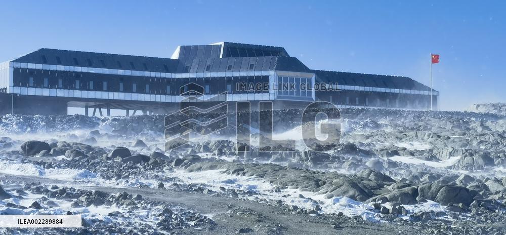 XINHUA PHOTOS OF THE DAY